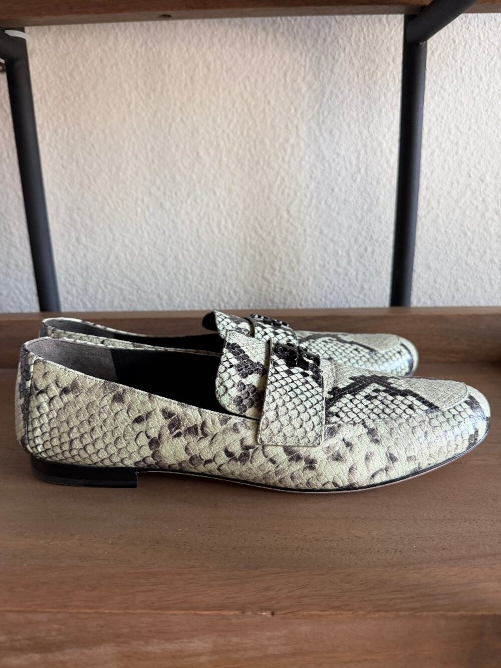 TORY BURCH Mini Everly Loafers in mint green snake print leather 9.5 NEW - Picture 2 of 8